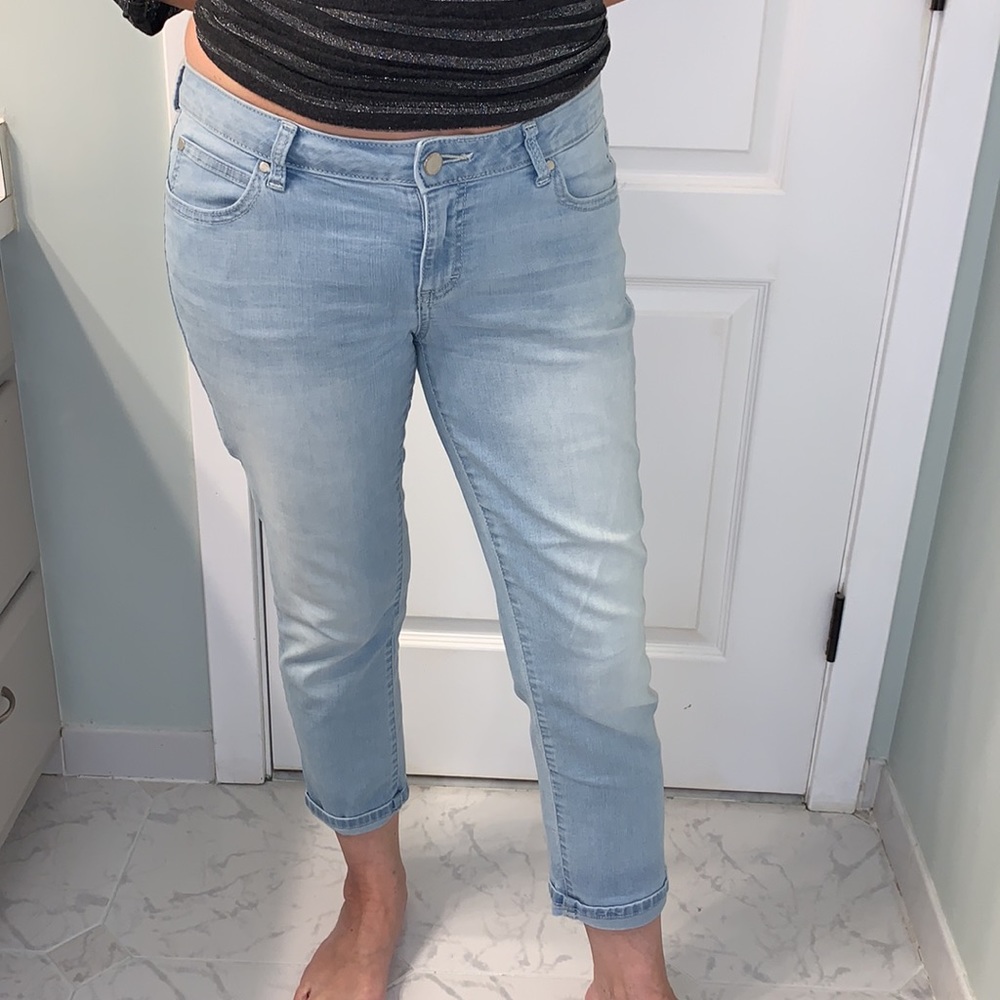JLo Jean Capris - Picture 2 of 13